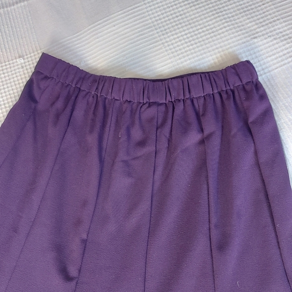 Soft flared skirt with stretch - Picture 3 of 3